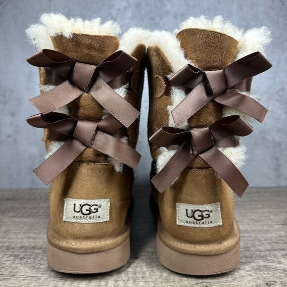 UGG~Women's~Chestnut Bailey Bow II~Short Sheepskin Boots(1016225)~Size 6 - Picture 5 of 12